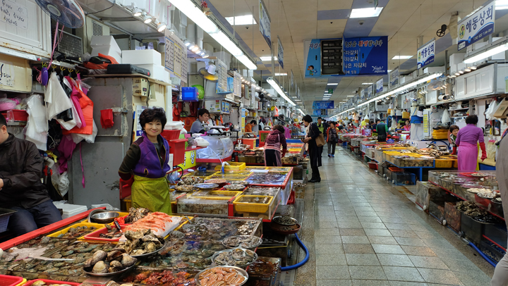 Ăn hải sản ở Busan 
